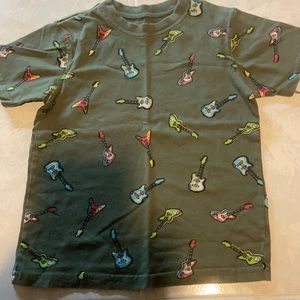 Carter’s boys t-shirt size 4t
